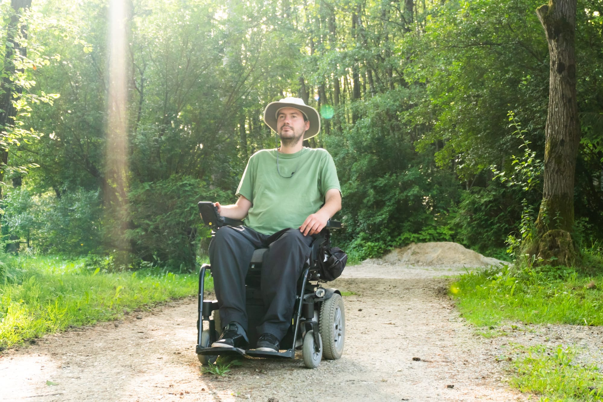 How to choose an electric wheelchair suitable for daily use and travel
